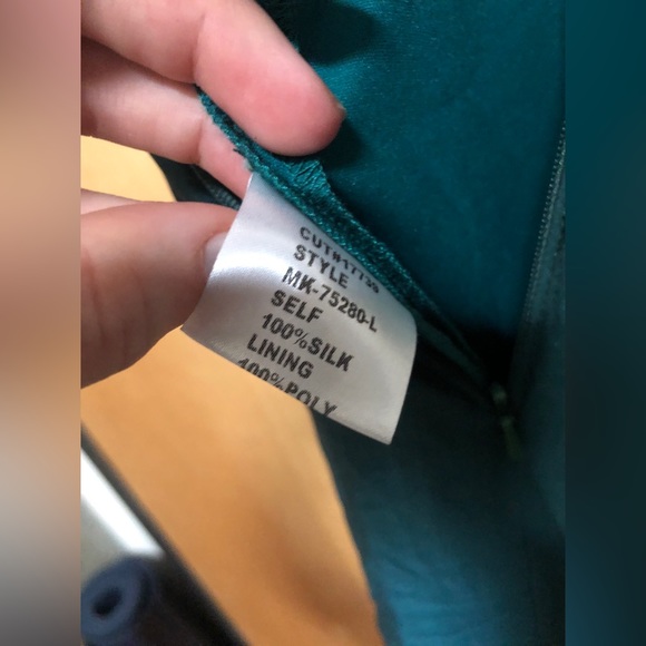 Tadashi Collection dress, size 6, 100% Silk Lining - Picture 6 of 10